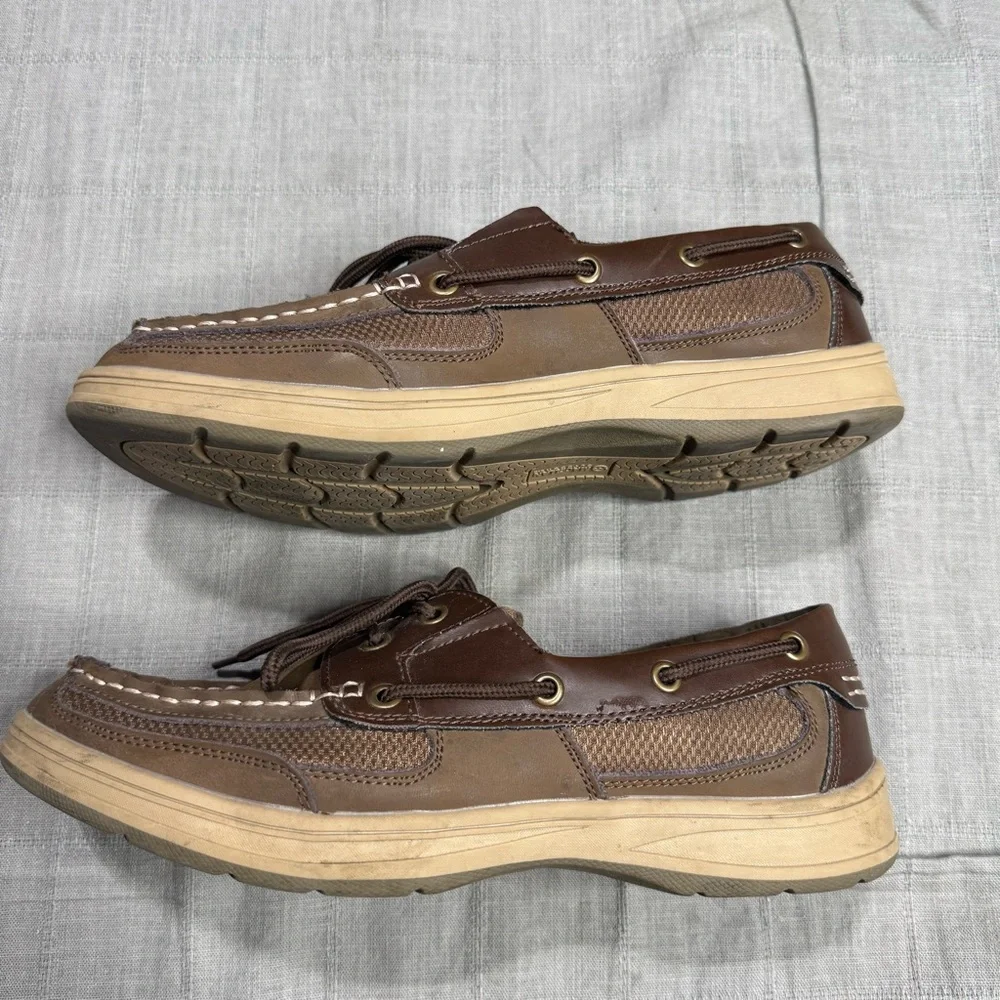 Magellan Outdoors Leather Boat Shoes Men’s 9 Brown Lace Up Deck Moc Casual